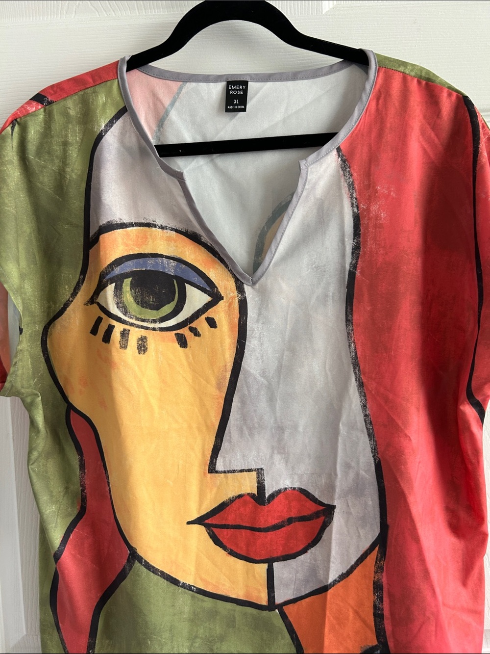 Abstract Face Print Short Sleeve Tee in Red Multi - Picture 2 of 6